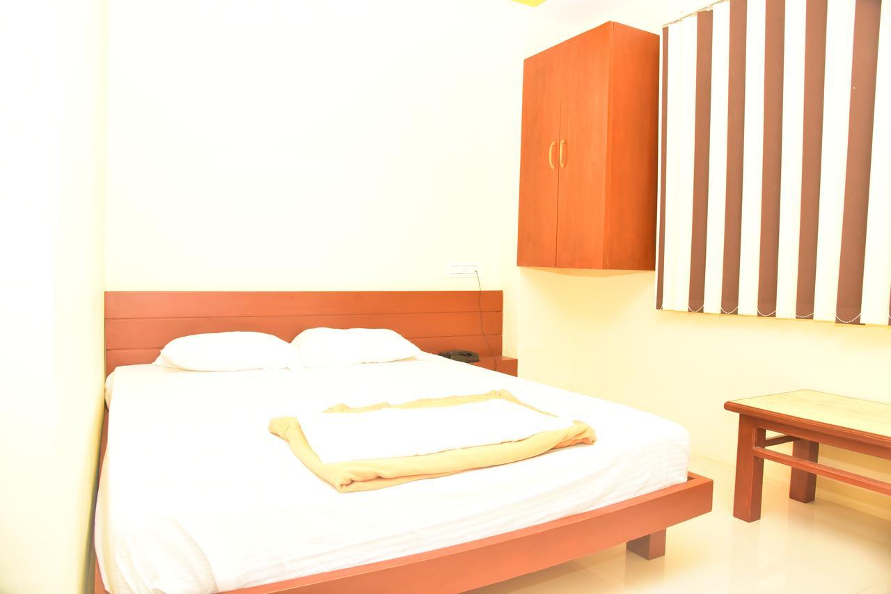 Bright Palace Restaurant And Residency Hotel Shimoga Eksteriør billede