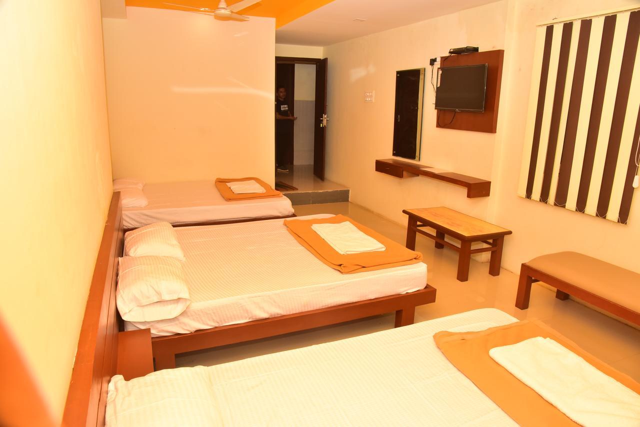 Bright Palace Restaurant And Residency Hotel Shimoga Eksteriør billede