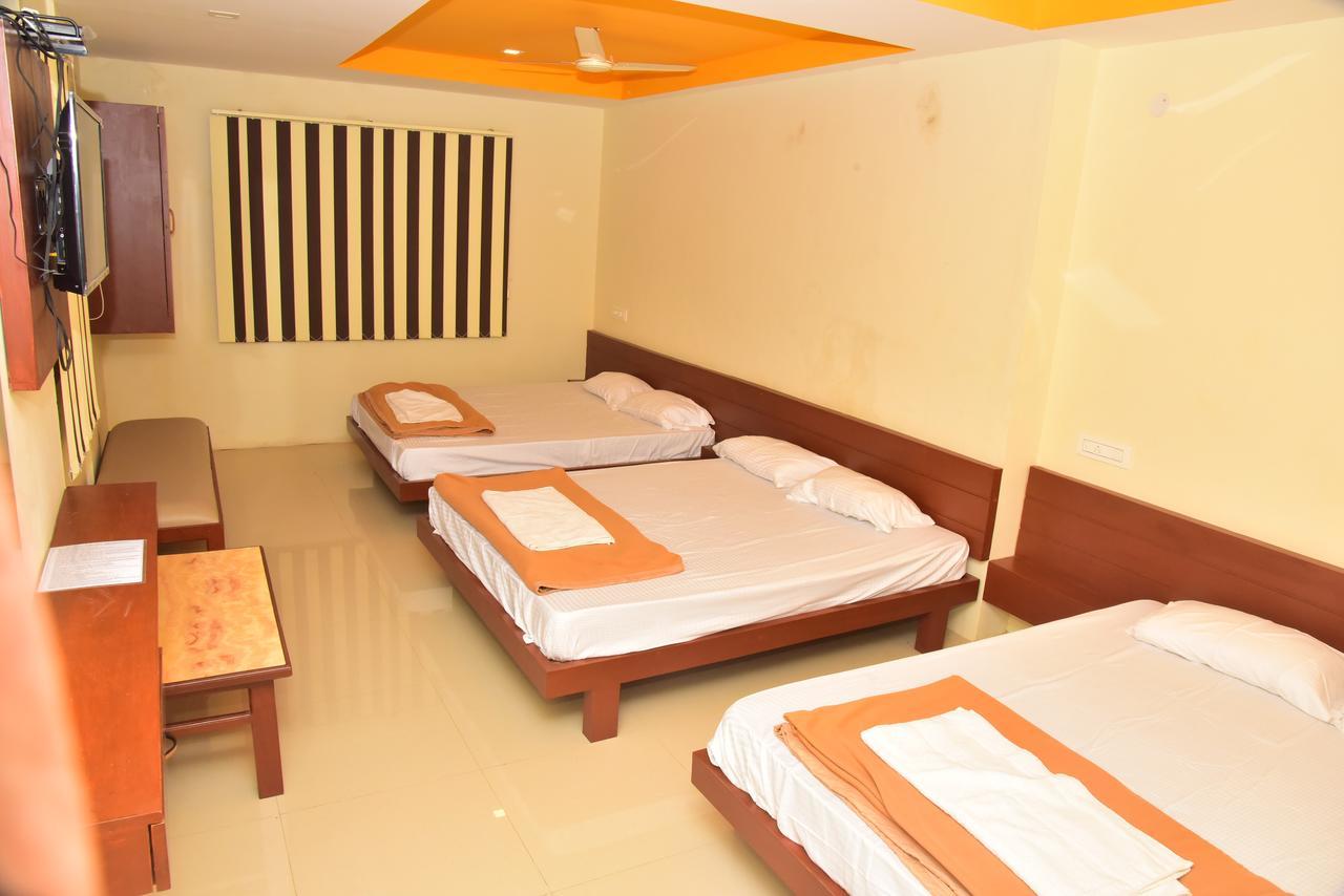 Bright Palace Restaurant And Residency Hotel Shimoga Eksteriør billede