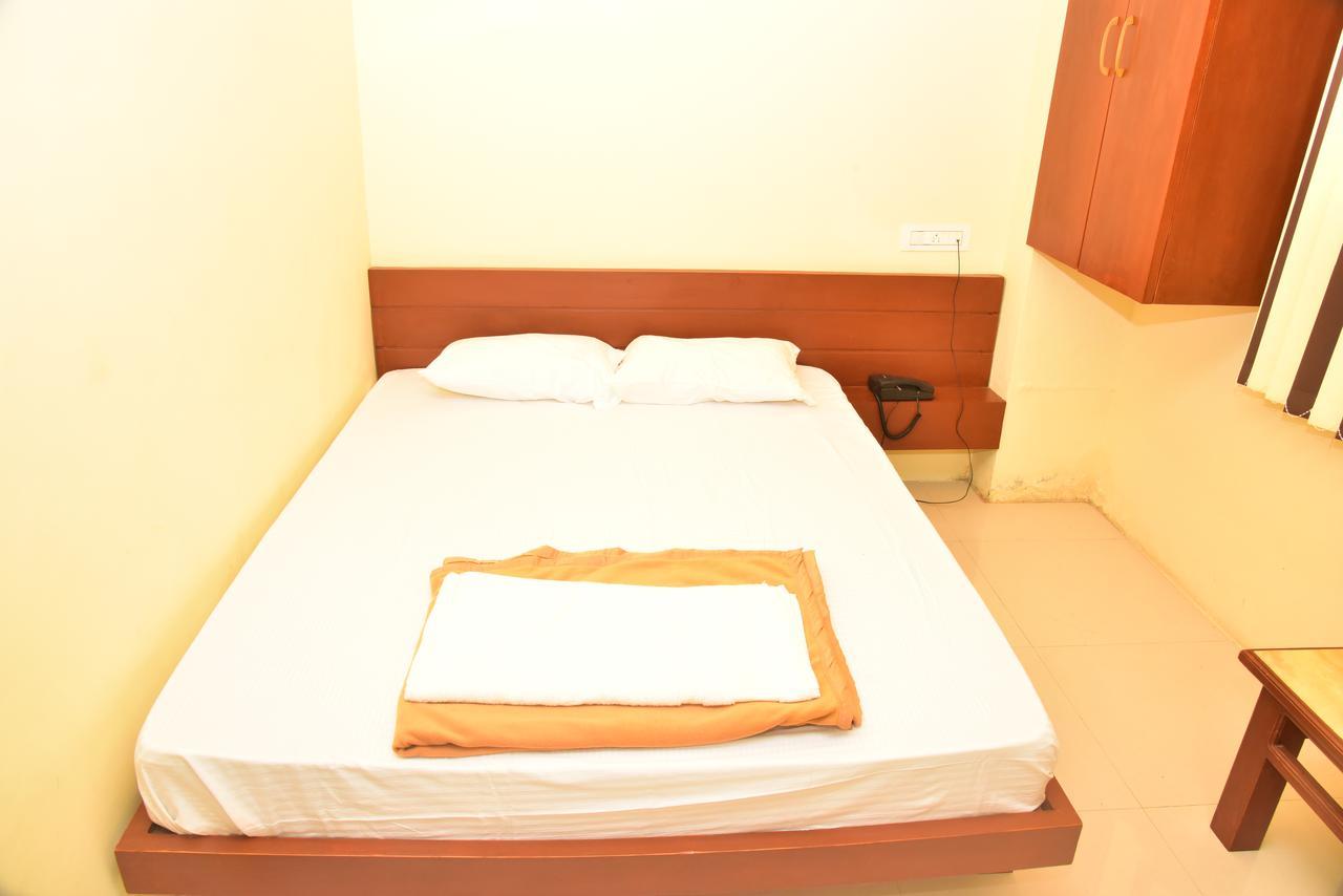Bright Palace Restaurant And Residency Hotel Shimoga Eksteriør billede