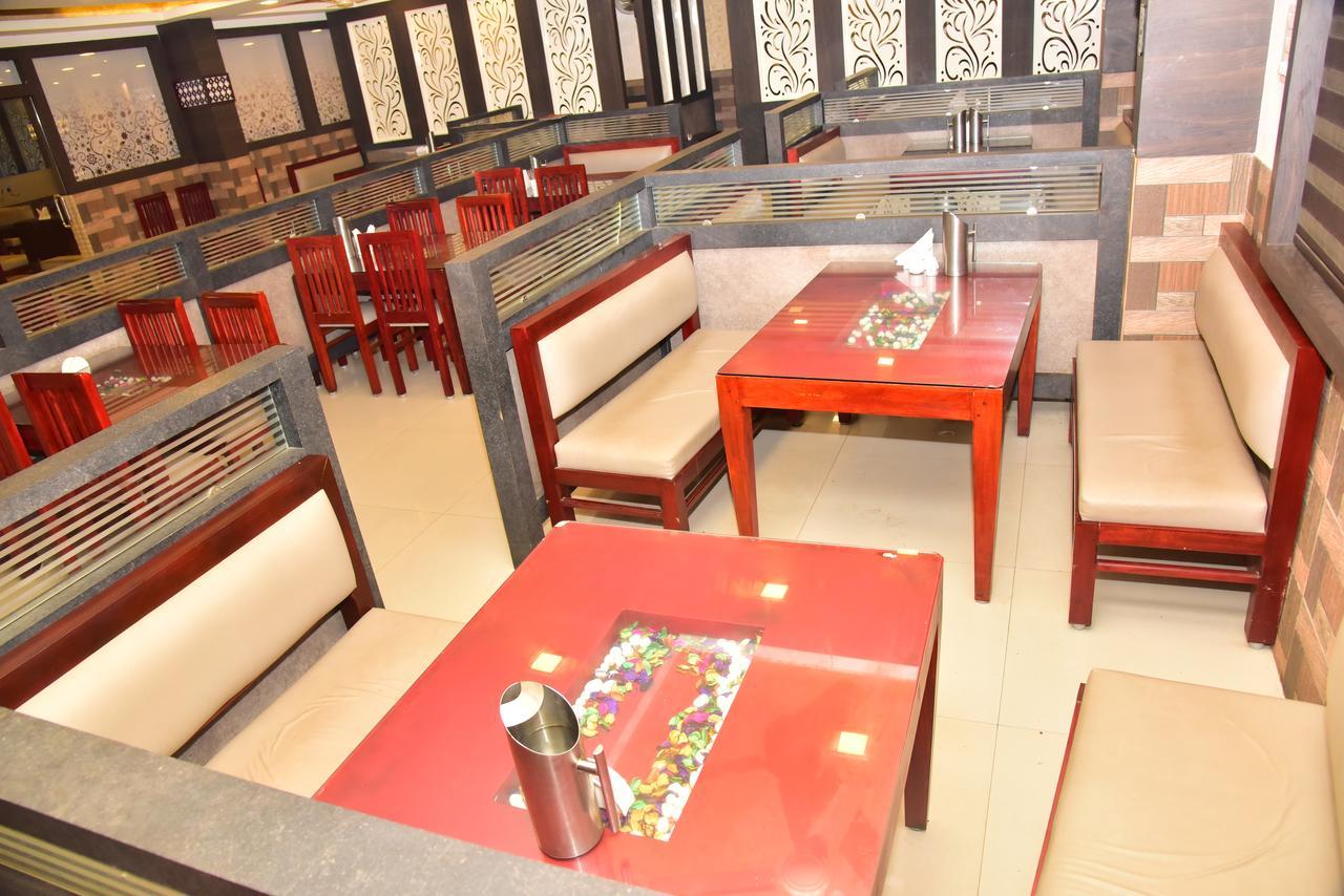 Bright Palace Restaurant And Residency Hotel Shimoga Eksteriør billede